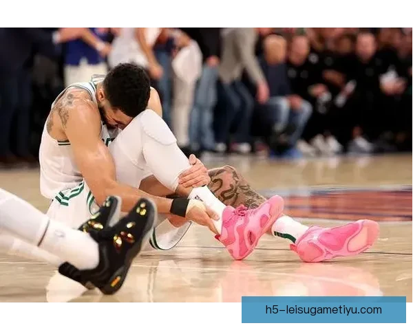 右膝前十字撕裂步行者再折一人